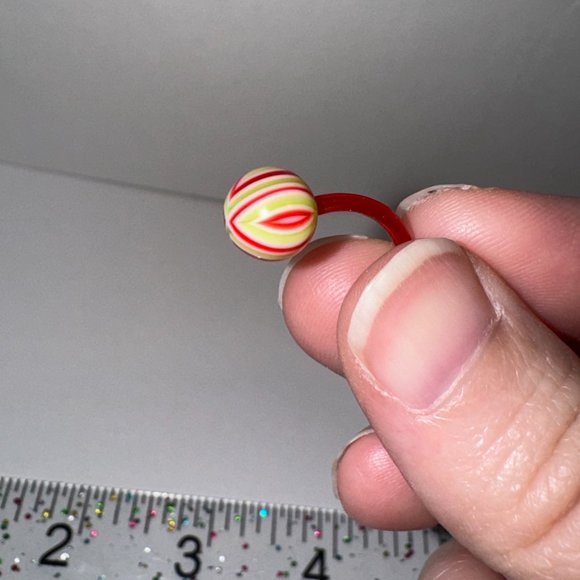 14 gauge Red and Green Flag Design Belly Ring - Picture 10 of 13